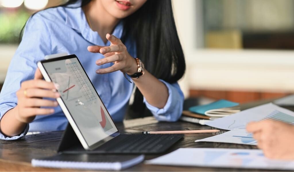 Under Attack: How to Outpace Payment Fraud with Smart AP Practices and AI-Powered Protection