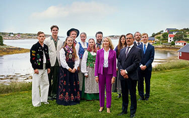Billionare Island cast