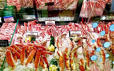 Fresh Thyme Market's crab counter.