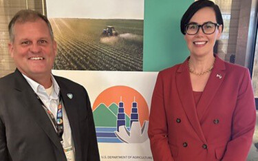 Association of Genuine Alaska Pollock Producers (GAPP) Chief Executive Craig Morris and USDA Under-Secretary for Trade Alexis Taylor