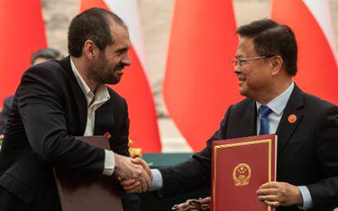 A signing ceremony between Chile and China for its latest trade deal.