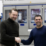 MMC First Process CEO Peter Leon Fauske and Marel Fish Director of Sales and Marketing Diego Lages seal a new partnership with a handshake.