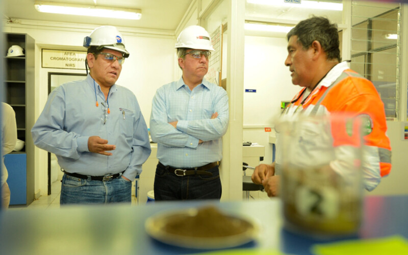 Austral Group executives at work in Peru.