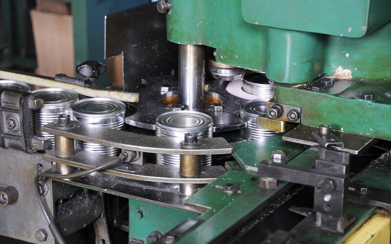 A photo of tin cans.